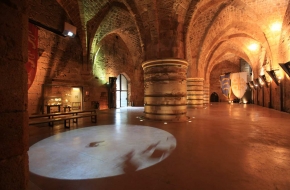 the crusader dining room1